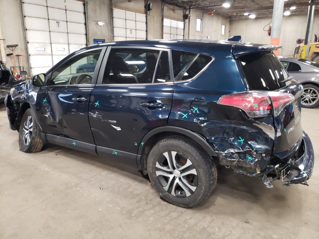 2018 TOYOTA RAV4 LE - Фото 2