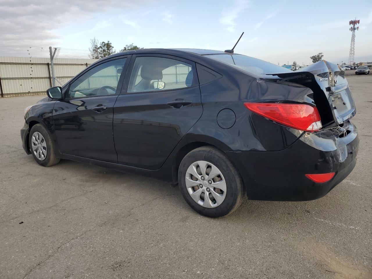 2016 HYUNDAI ACCENT SE - Фото 2