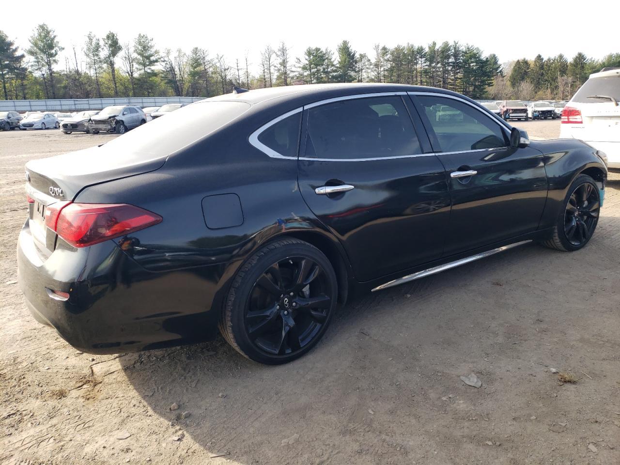 2017 INFINITI Q70L 5.6 - Image 3