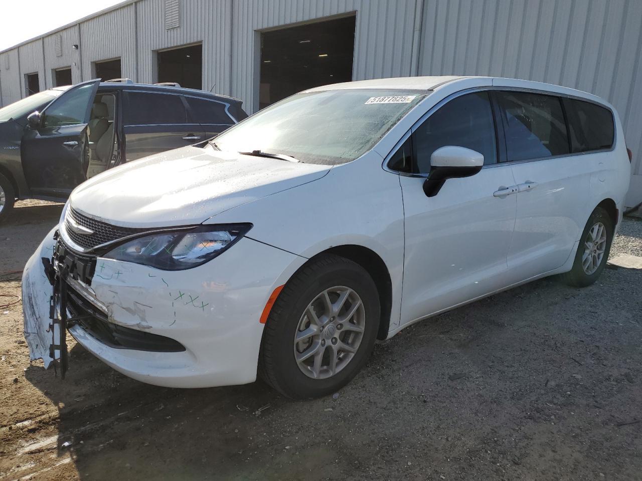 2017 CHRYSLER PACIFICA T