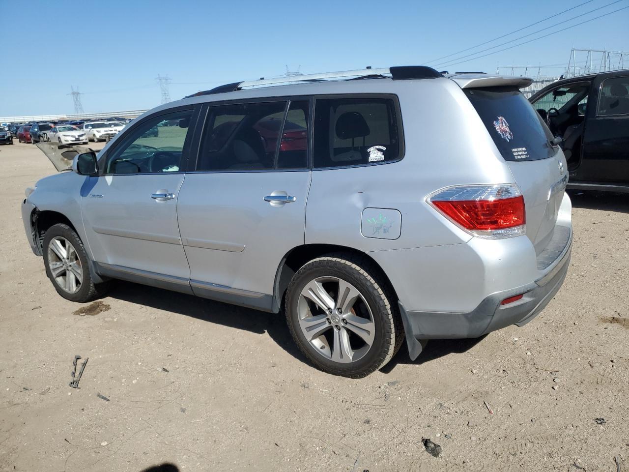 2011 TOYOTA HIGHLANDER - Image 2