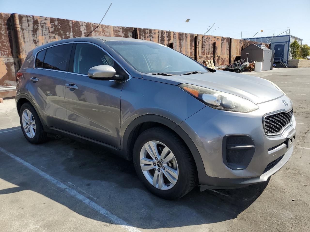 2017 KIA SPORTAGE L - Image 4