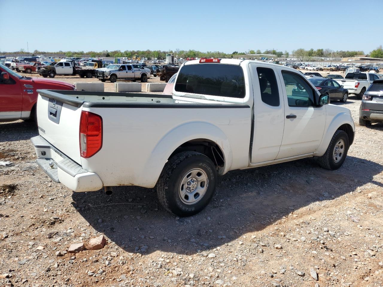 2017 NISSAN FRONTIER S - Фото 3