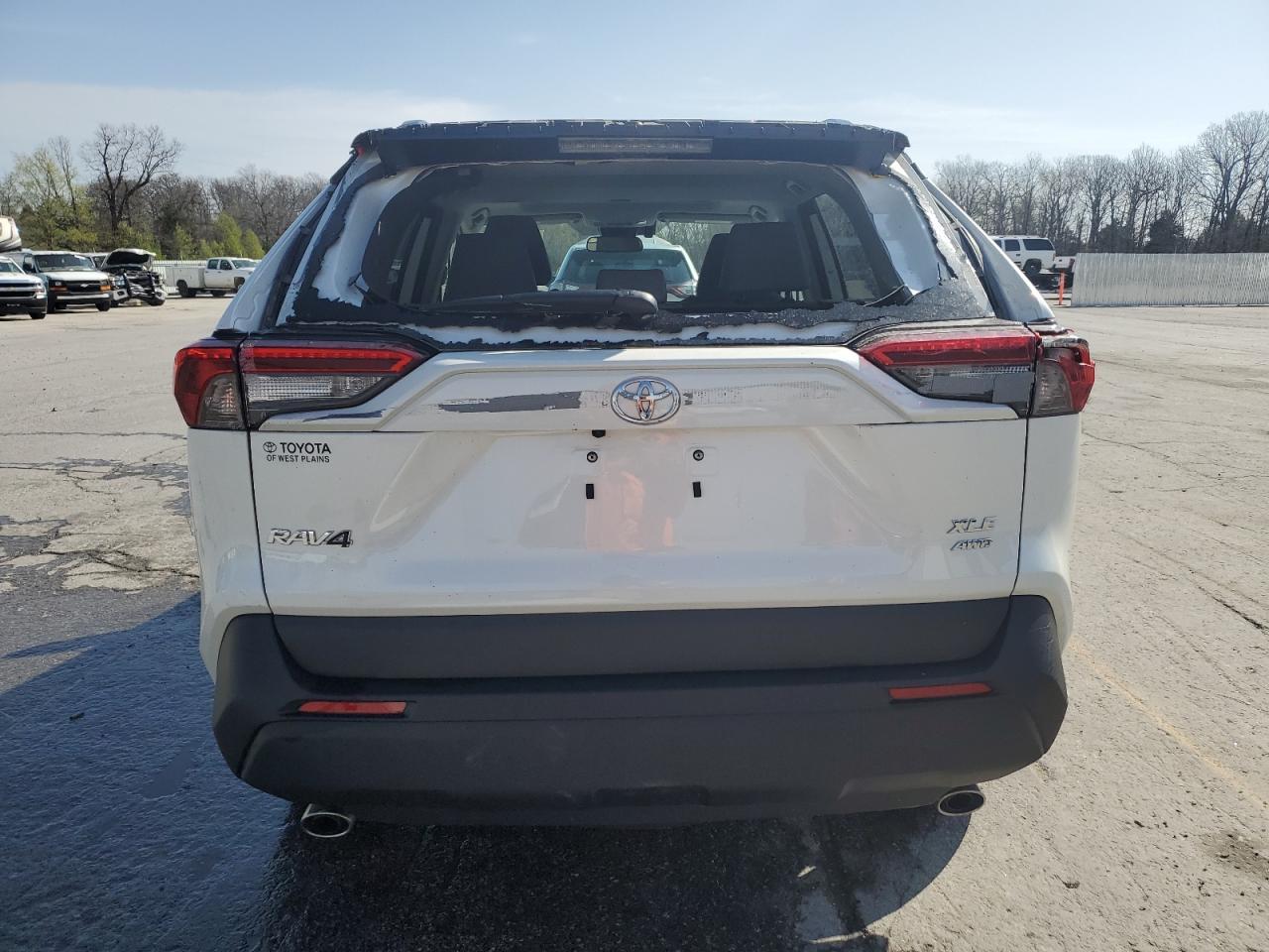 2022 TOYOTA RAV4 XLE P - Image 6