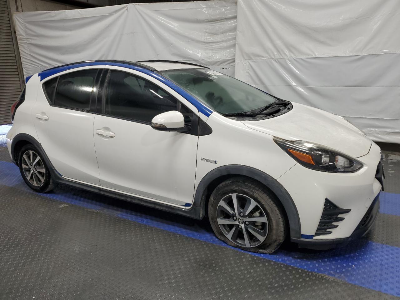 2018 TOYOTA PRIUS C - Image 4