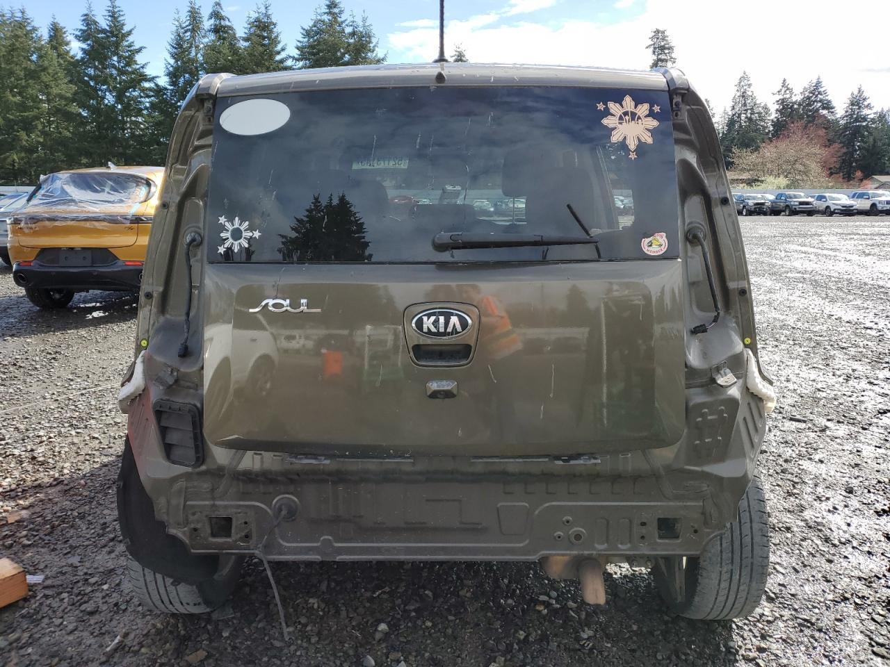 2013 KIA SOUL + - Image 6