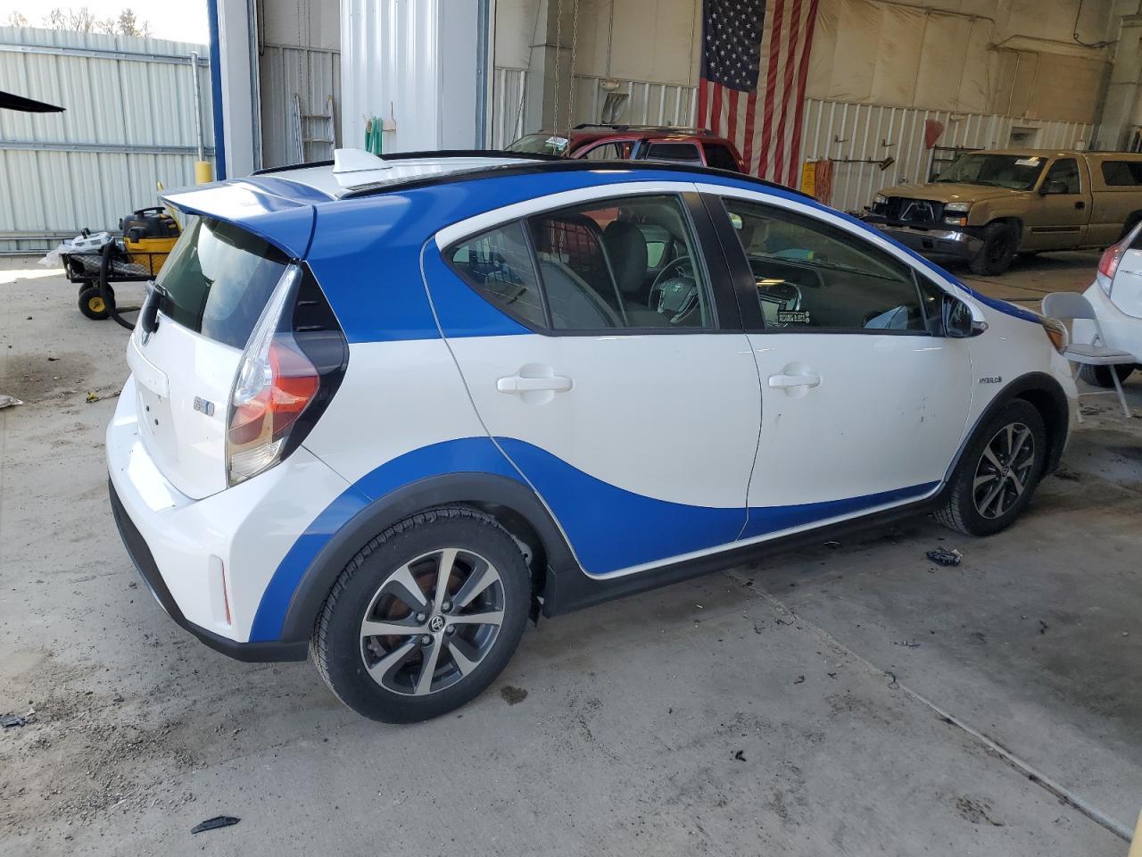2018 TOYOTA PRIUS C - Image 3