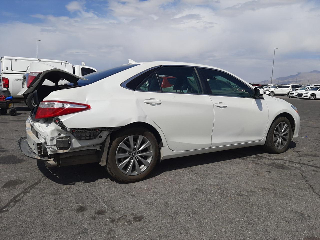 2017 TOYOTA CAMRY LE - Image 3