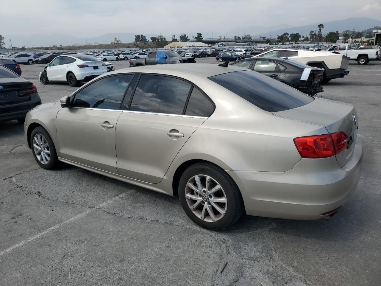 2014 VOLKSWAGEN JETTA SE - Фото 2