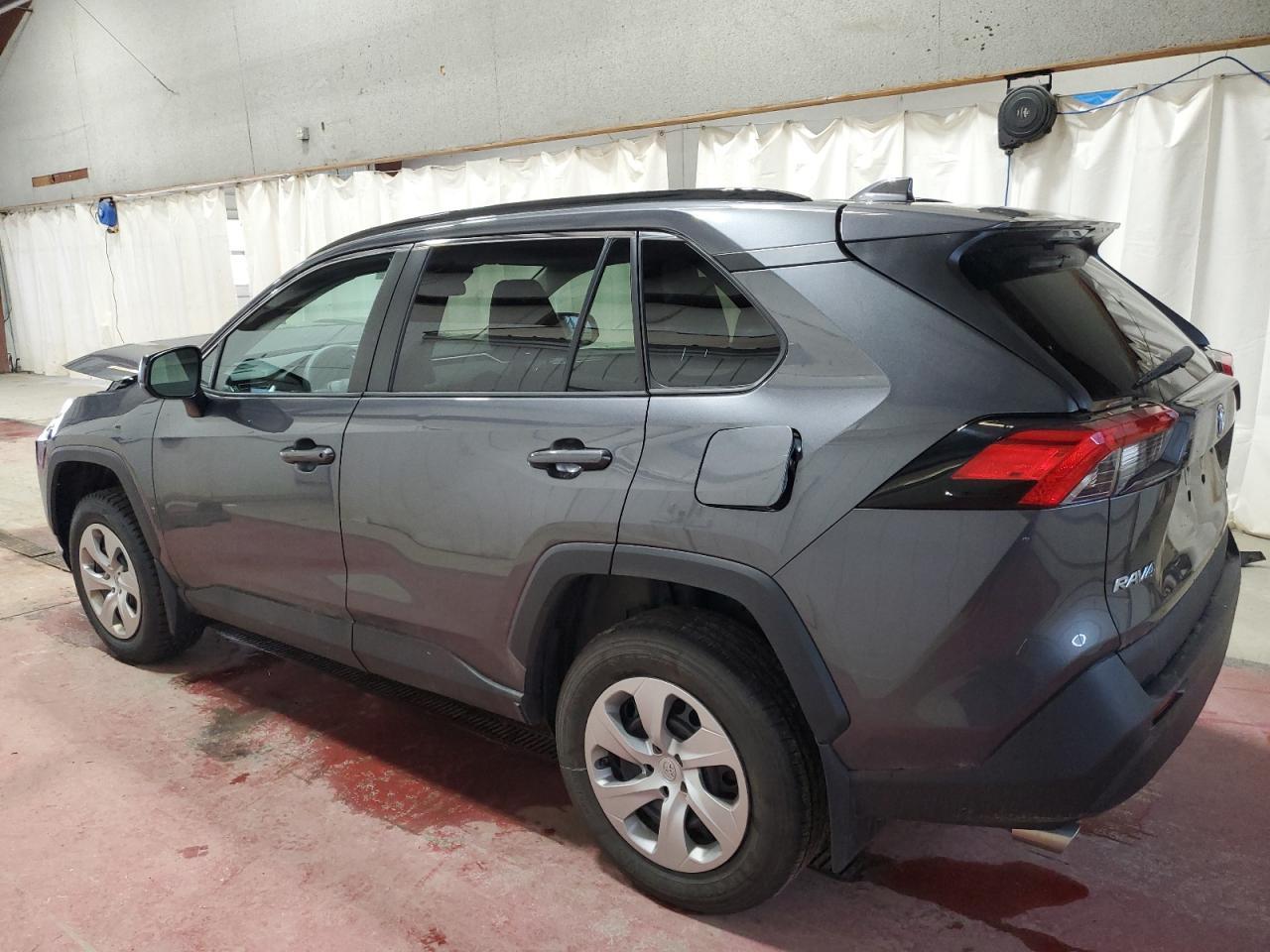 2021 TOYOTA RAV4 LE - Фото 2