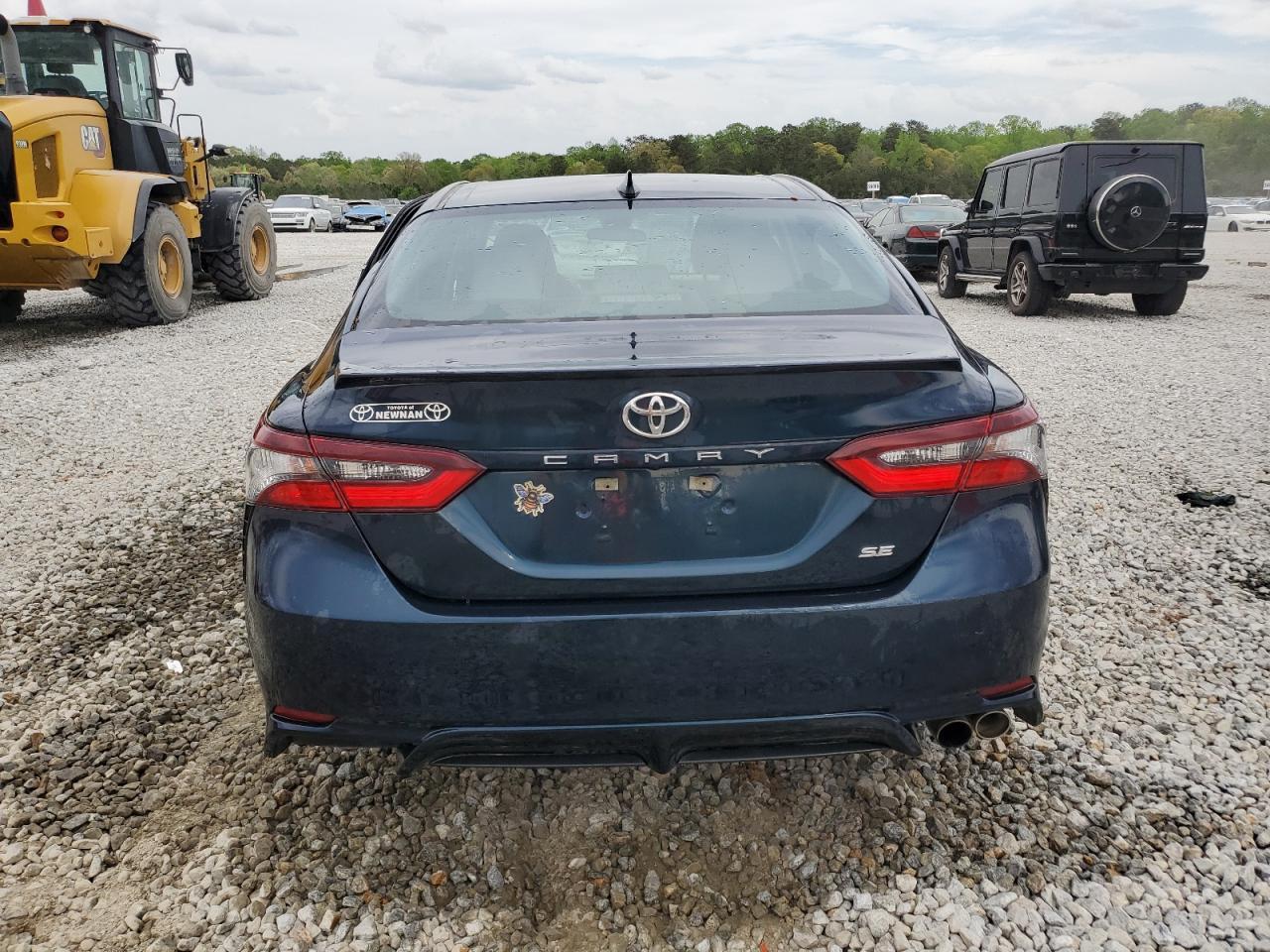 2021 TOYOTA CAMRY SE - Image 6