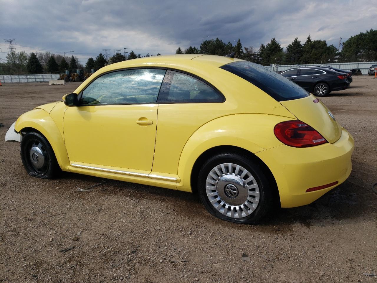 2014 VOLKSWAGEN BEETLE - Фото 2
