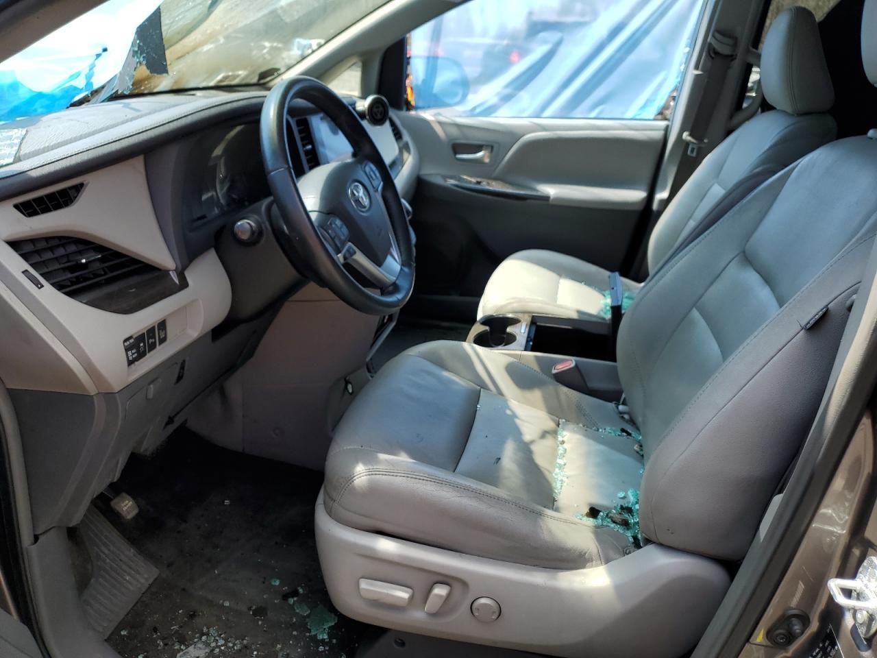 2015 TOYOTA SIENNA XLE - Фото 7