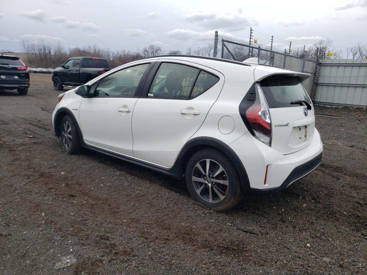 2018 TOYOTA PRIUS C - Фото 2