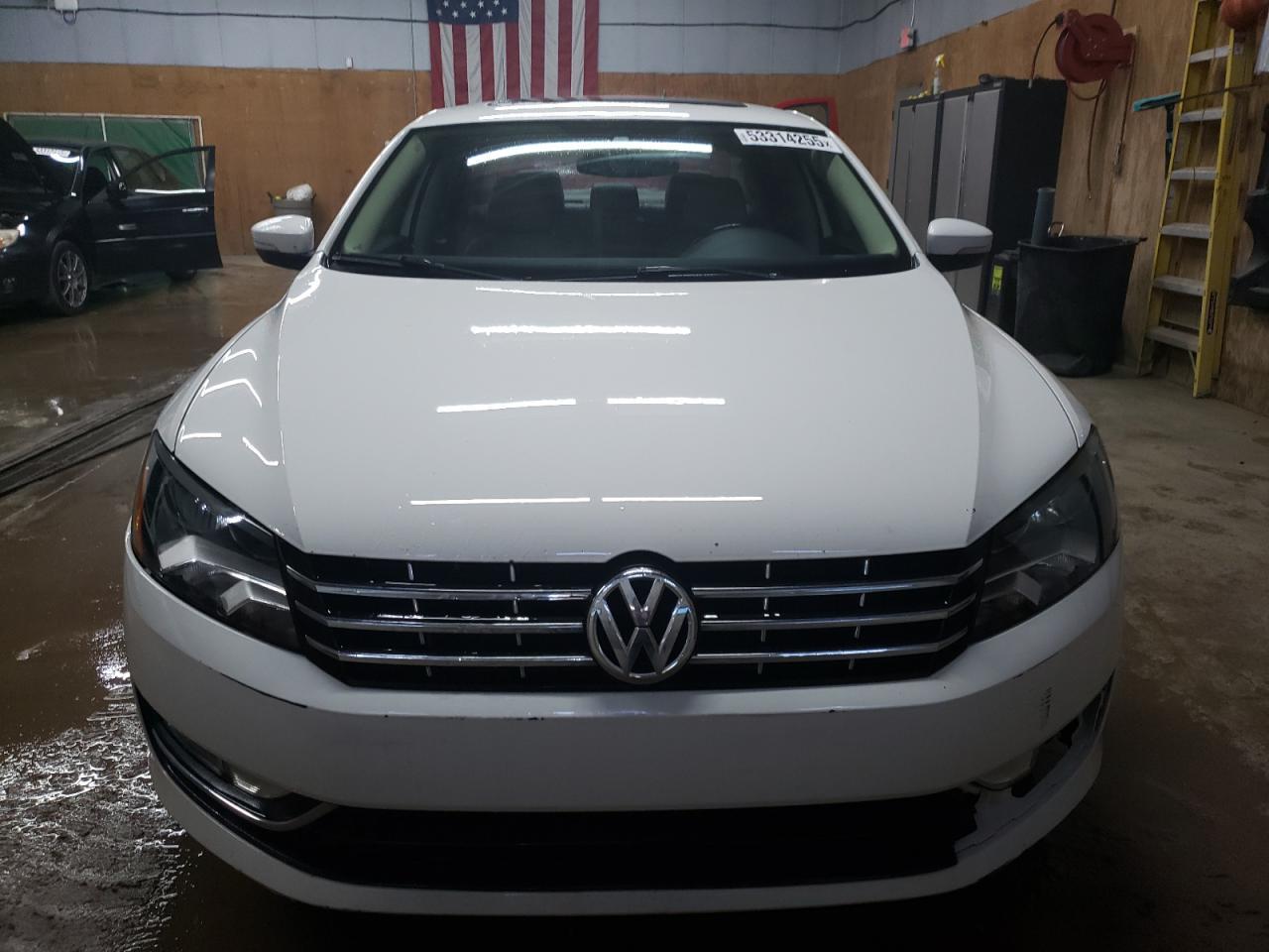 2014 VOLKSWAGEN PASSAT SEL - Фото 5