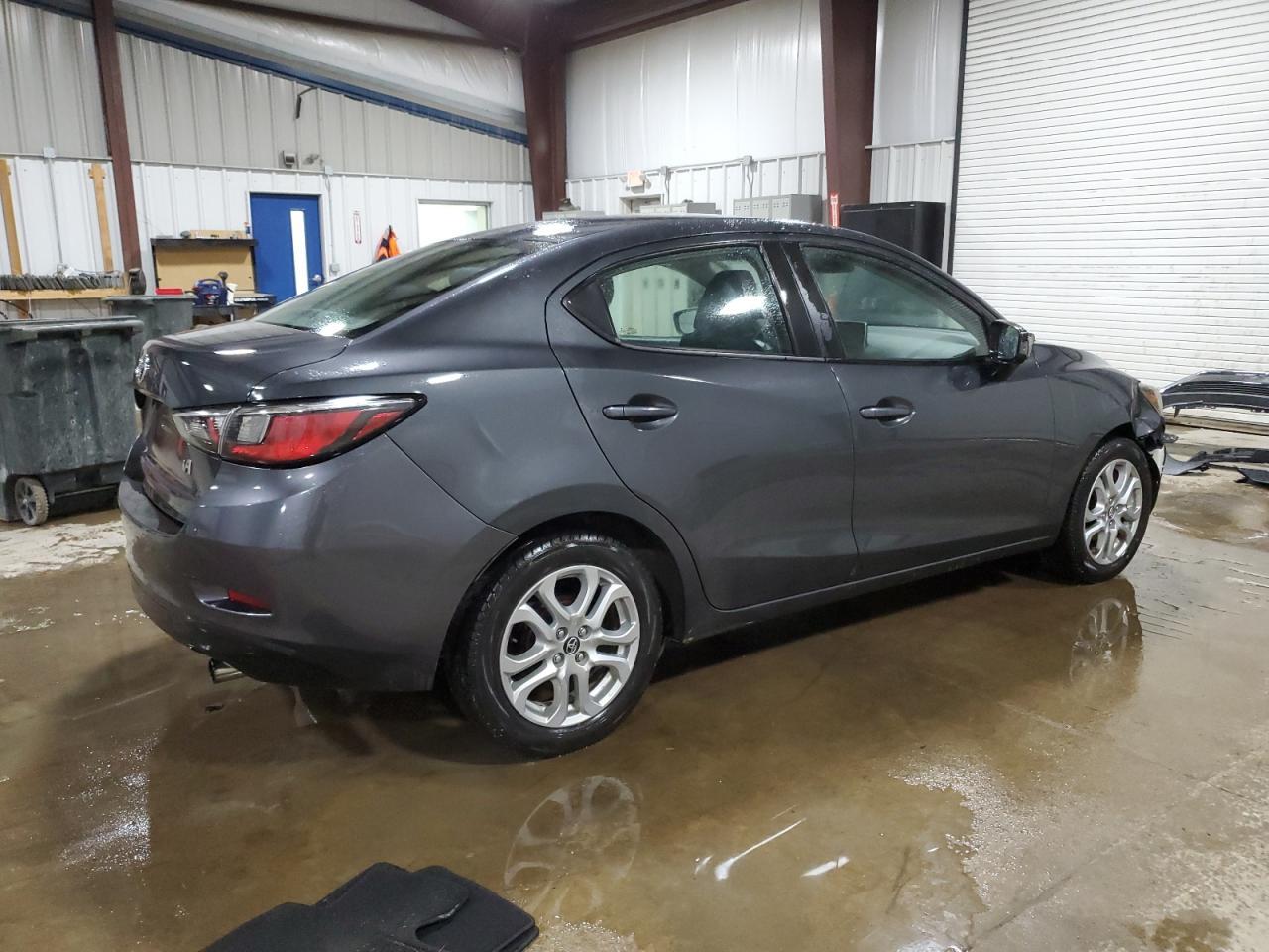 2017 TOYOTA YARIS IA - Фото 3