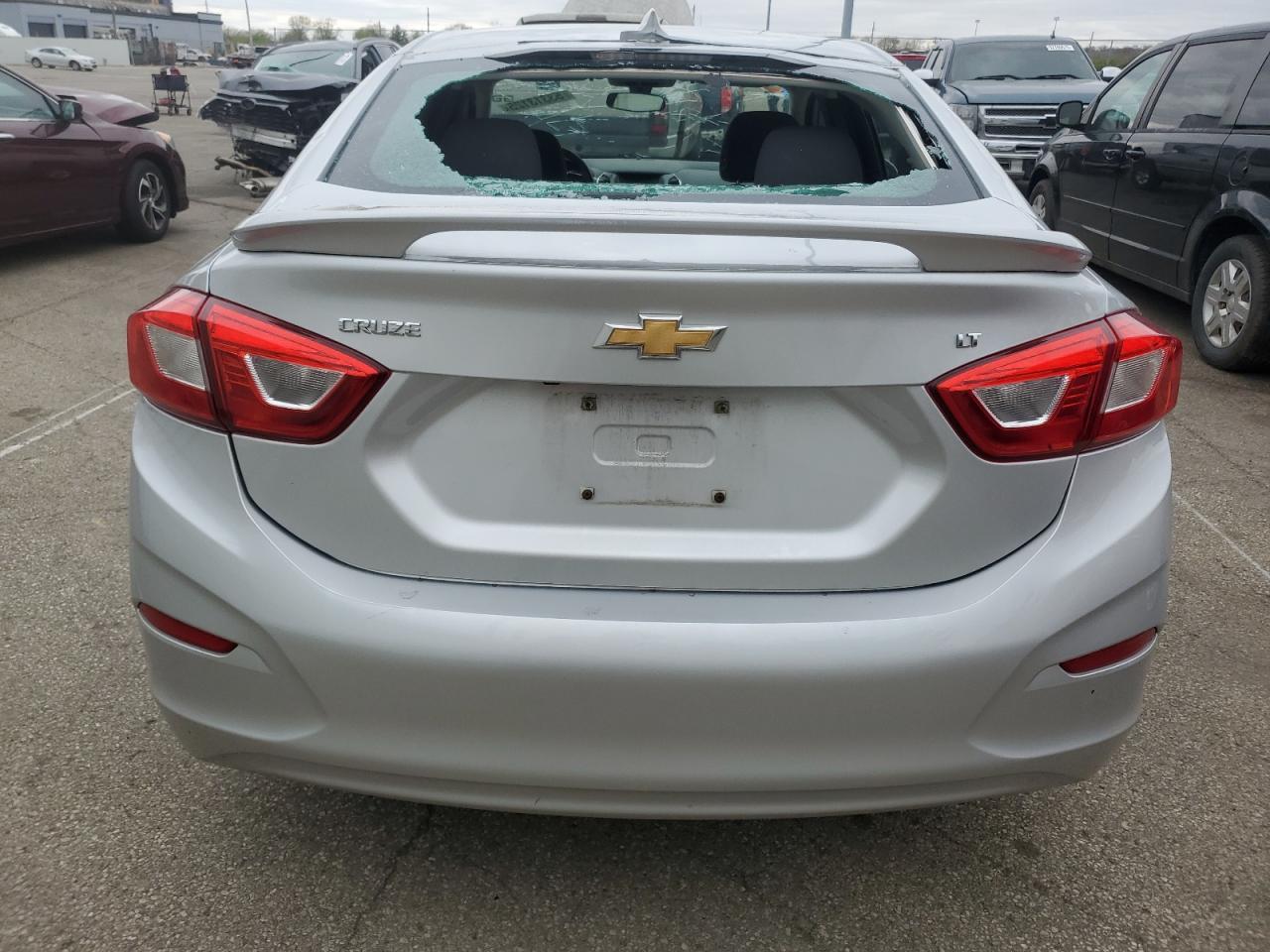 2017 CHEVROLET CRUZE LT - Image 6