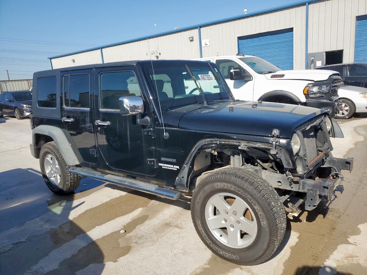 2010 JEEP WRANGLER U - Image 4