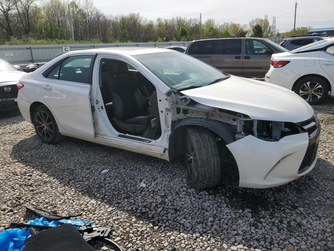 2015 TOYOTA CAMRY LE - Фото 4