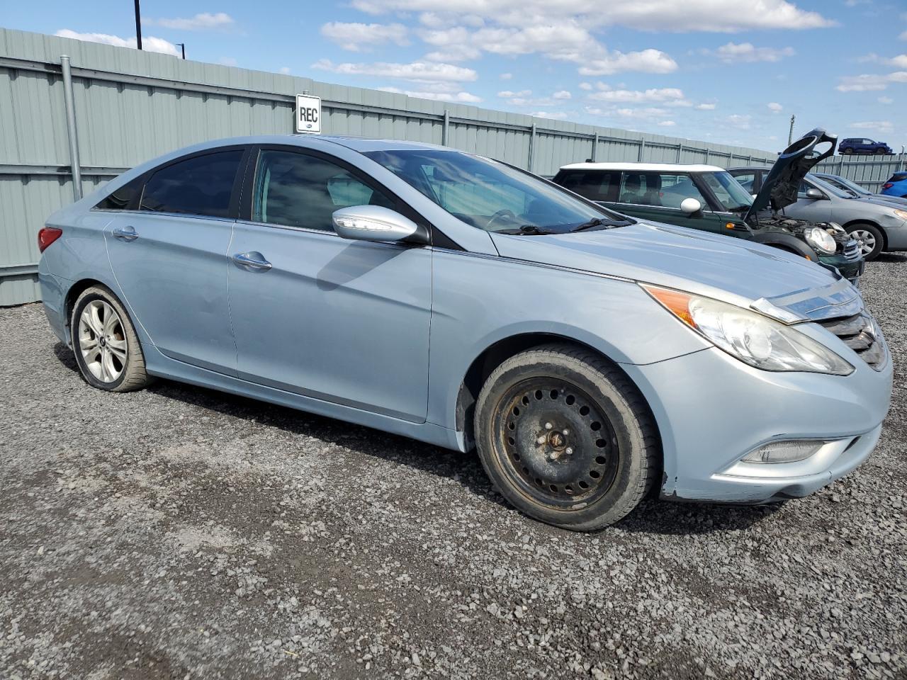 2011 HYUNDAI SONATA SE - Image 4