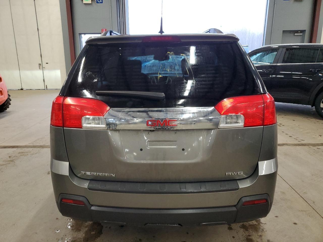 2012 GMC TERRAIN SL - Image 6