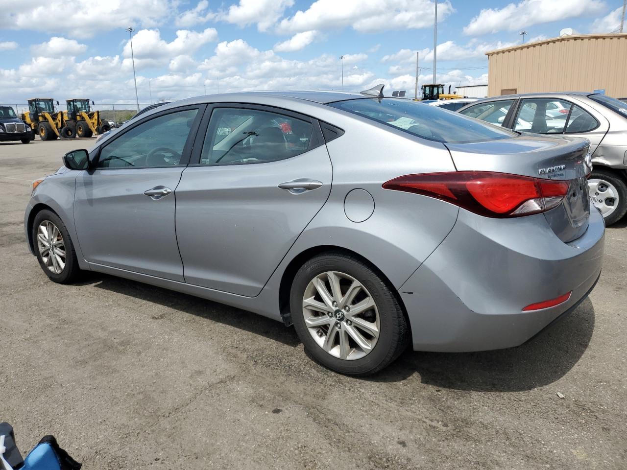 2015 HYUNDAI ELANTRA SE - Image 2