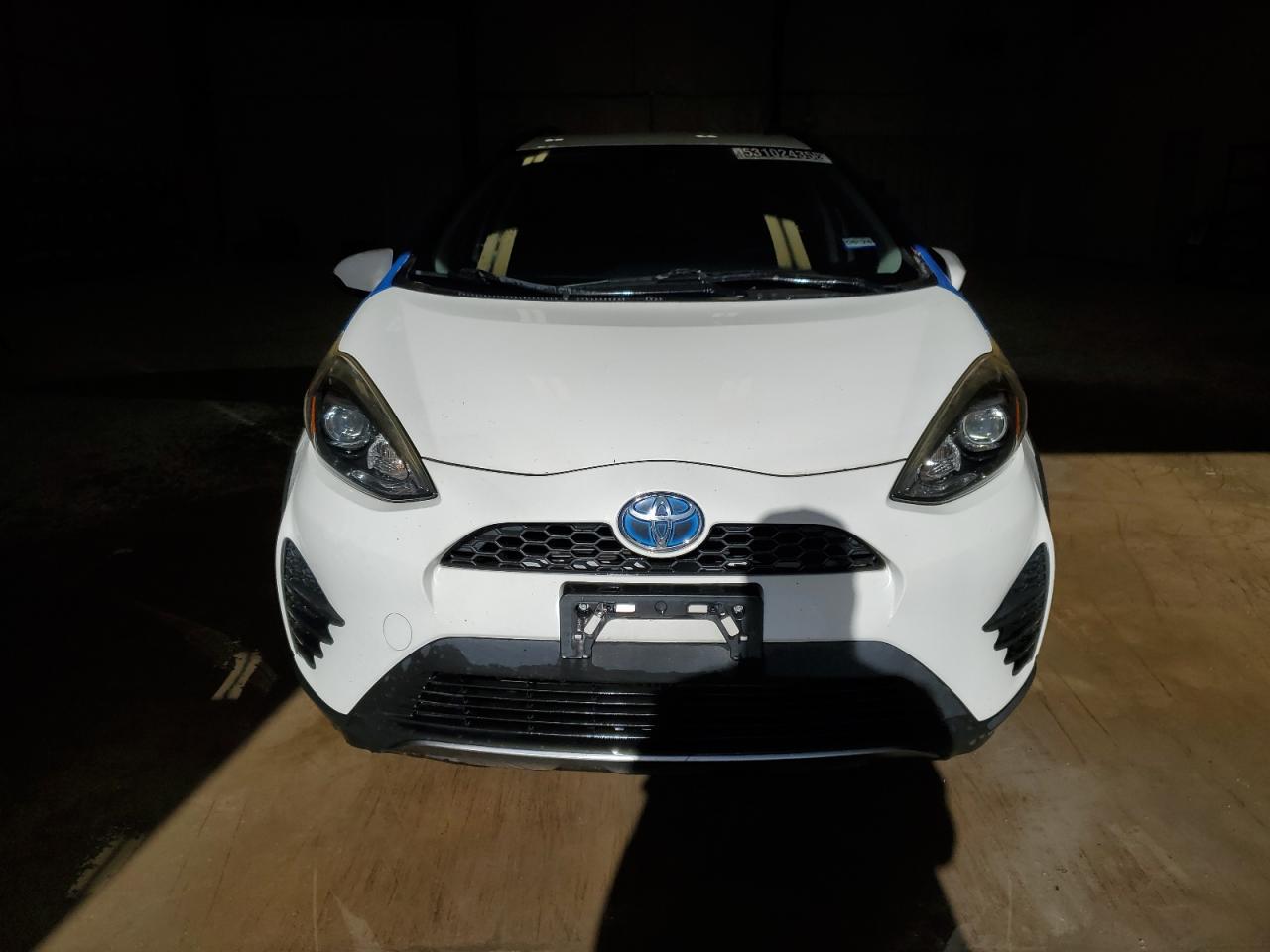 2018 TOYOTA PRIUS C - Фото 5