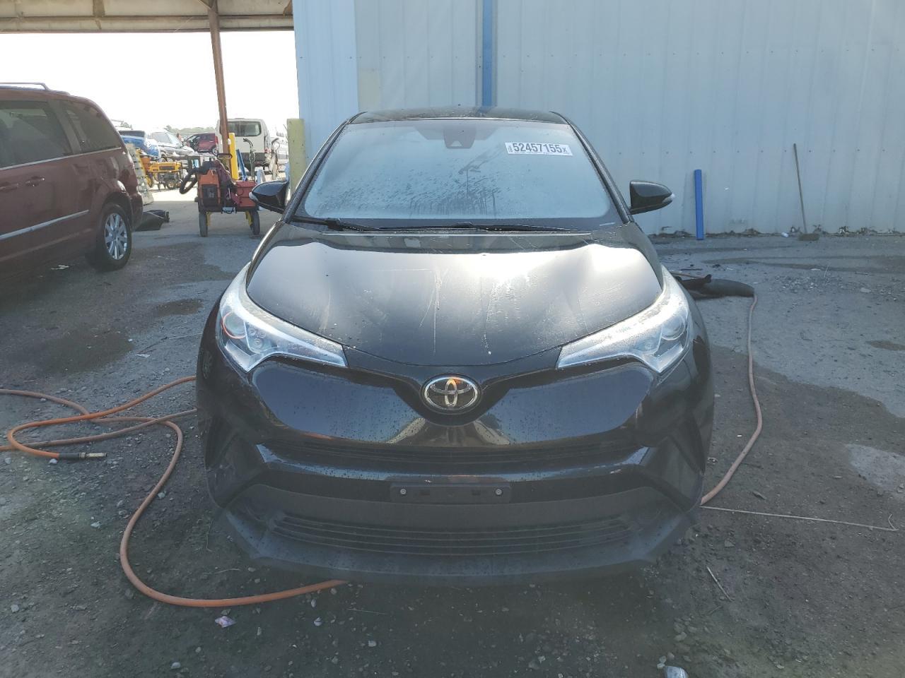2018 TOYOTA C-HR XLE - Image 5