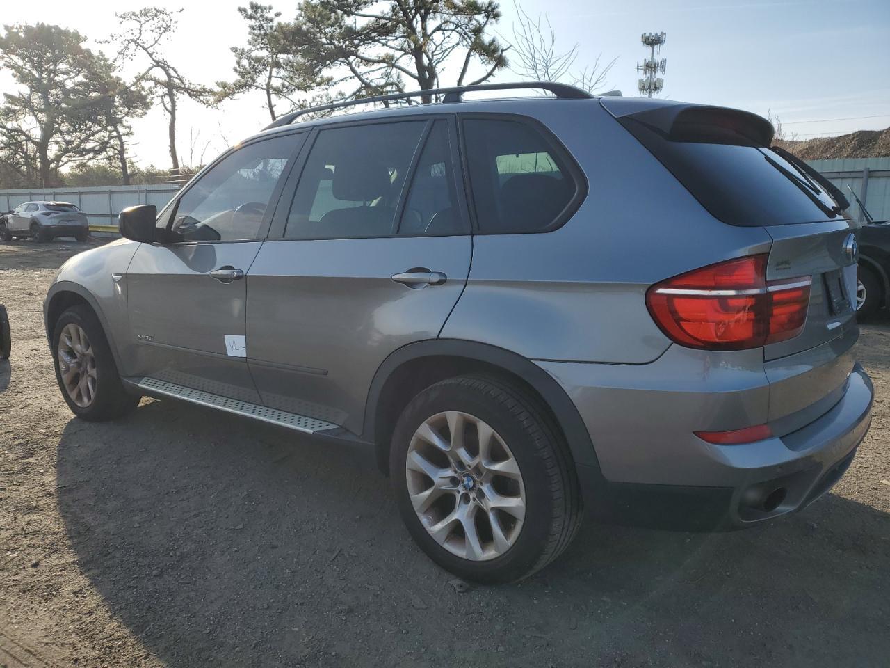 2012 BMW X5 XDRIVE3 - Image 2