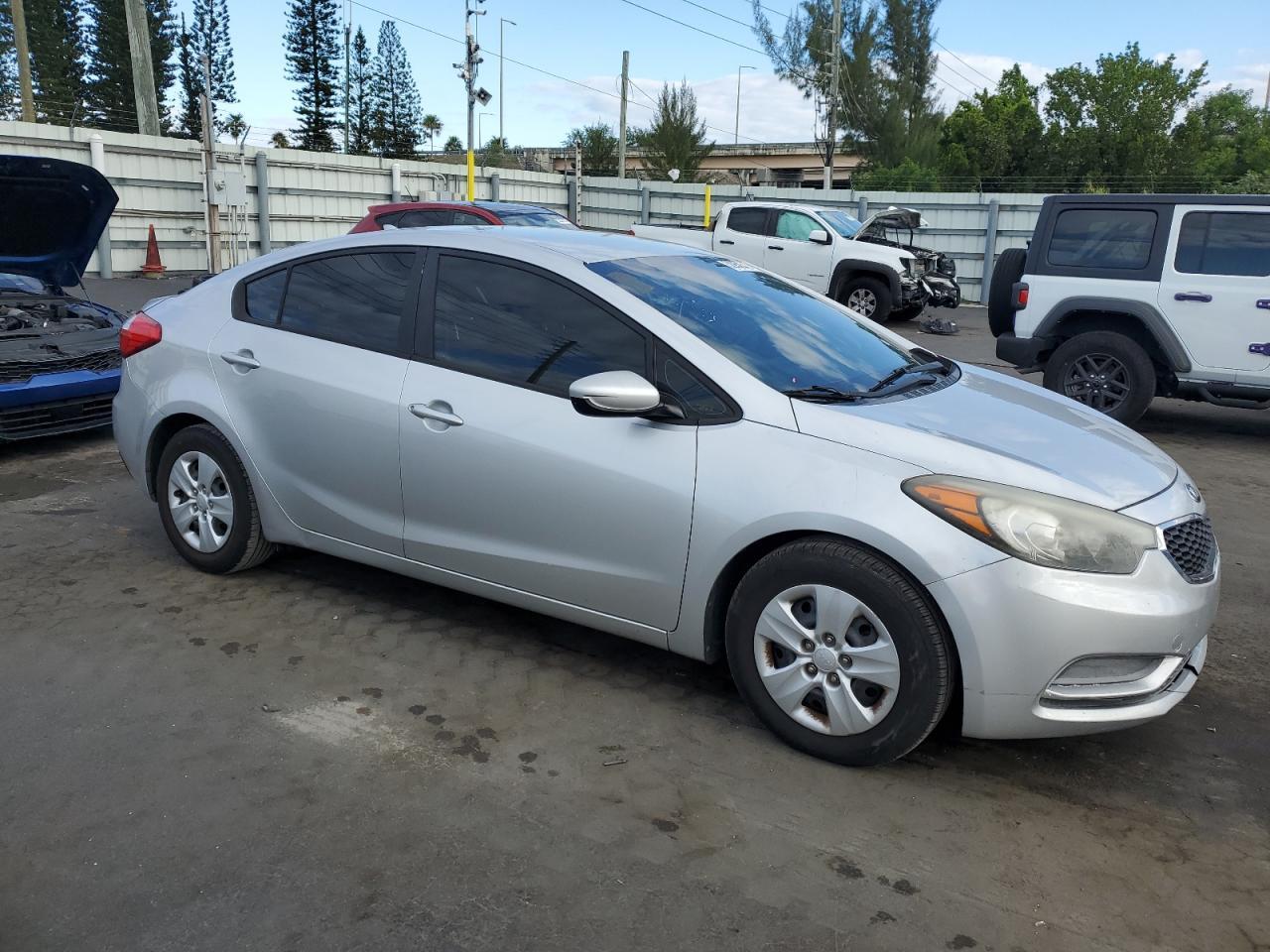 2015 KIA FORTE LX - Фото 4