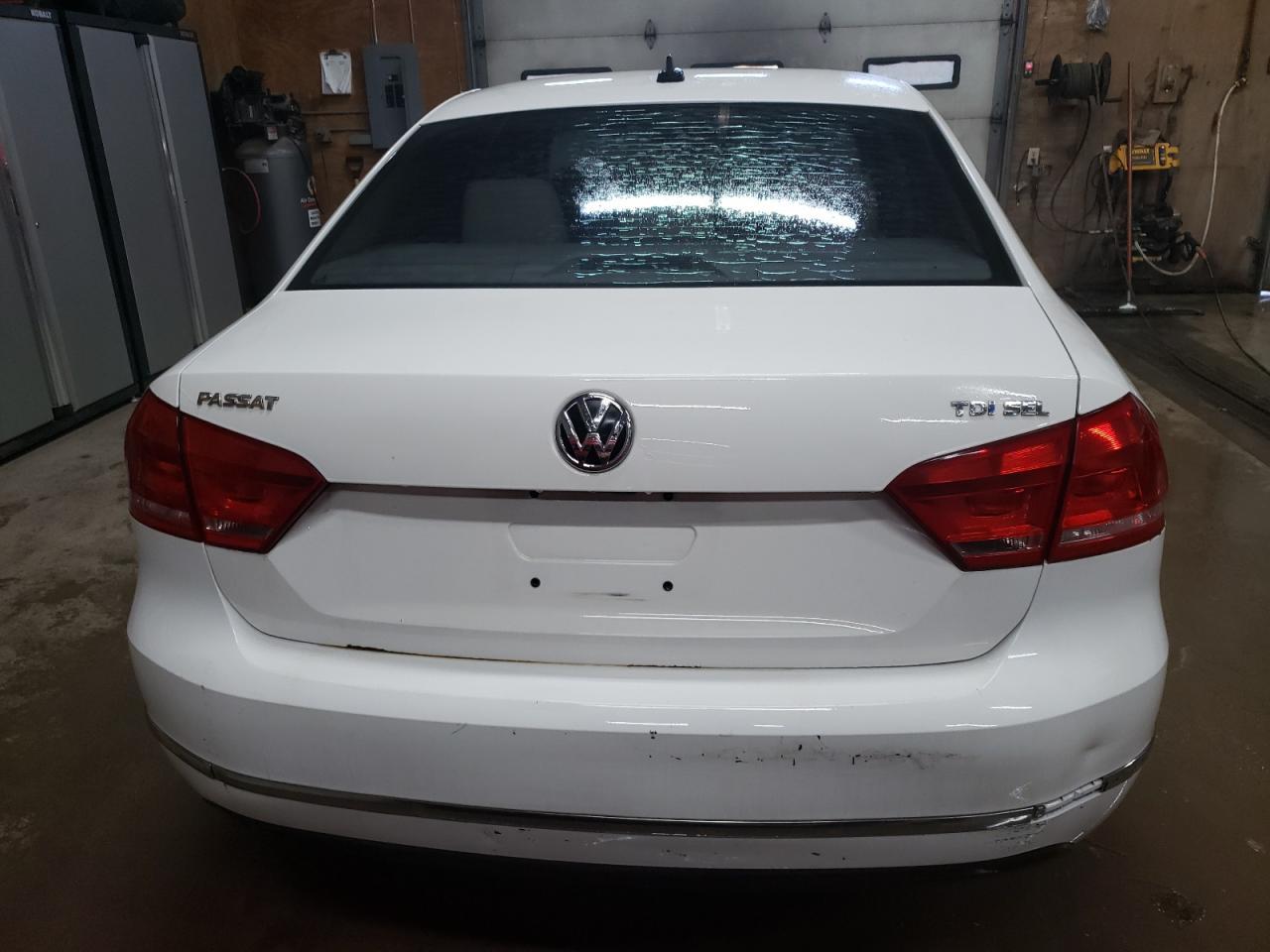 2014 VOLKSWAGEN PASSAT SEL - Фото 6