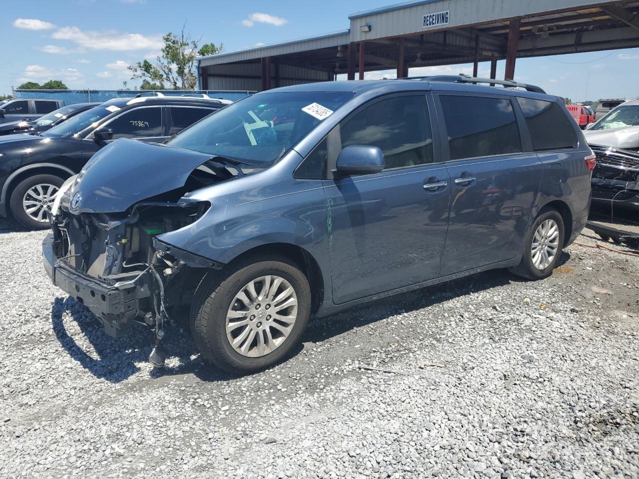 2015 TOYOTA SIENNA XLE