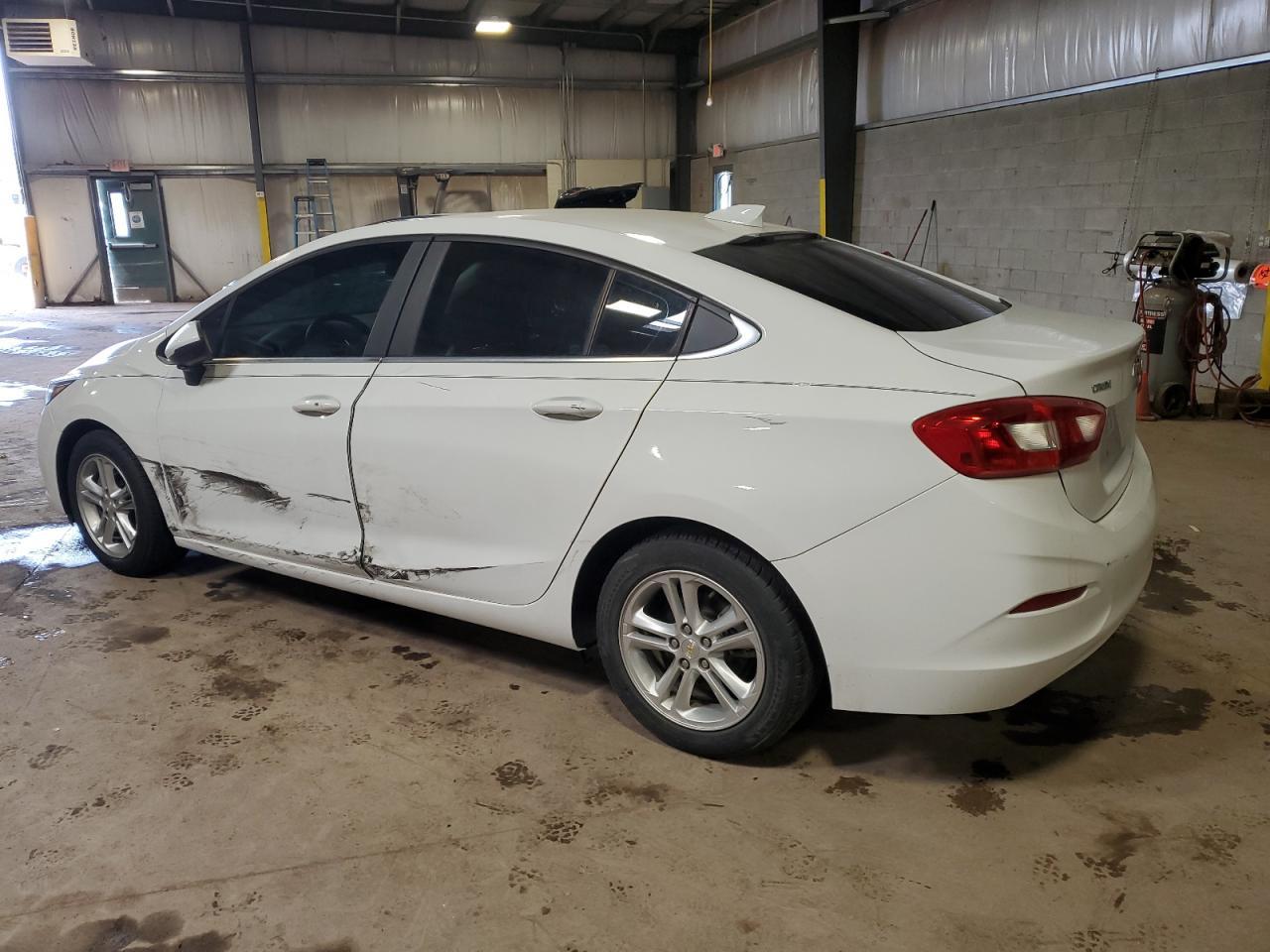 2016 CHEVROLET CRUZE LT - Image 2