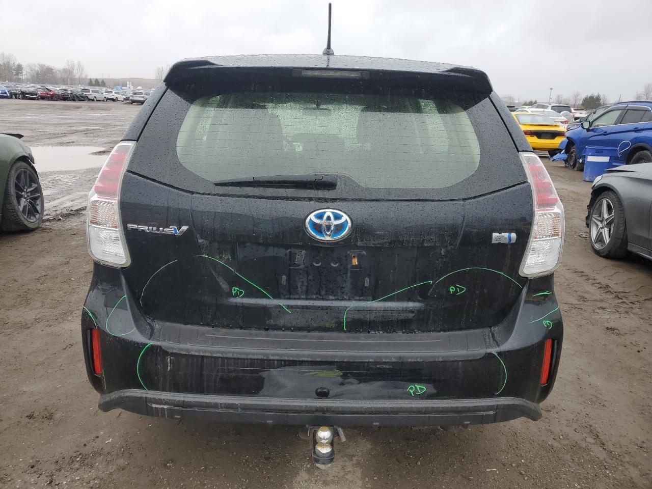 2017 TOYOTA PRIUS V - Image 6