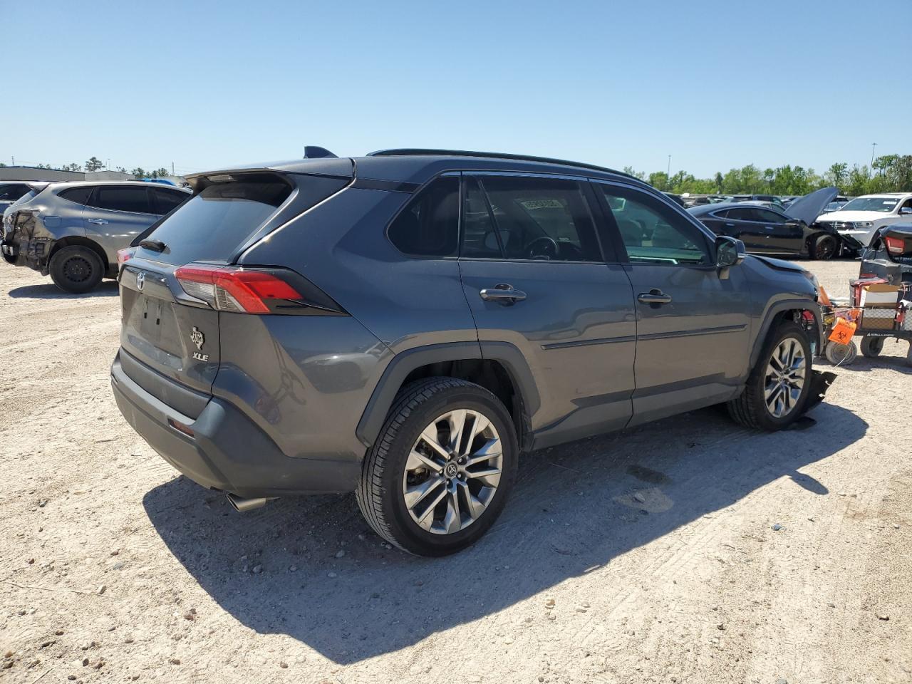 2020 TOYOTA RAV4 XLE P - Image 3