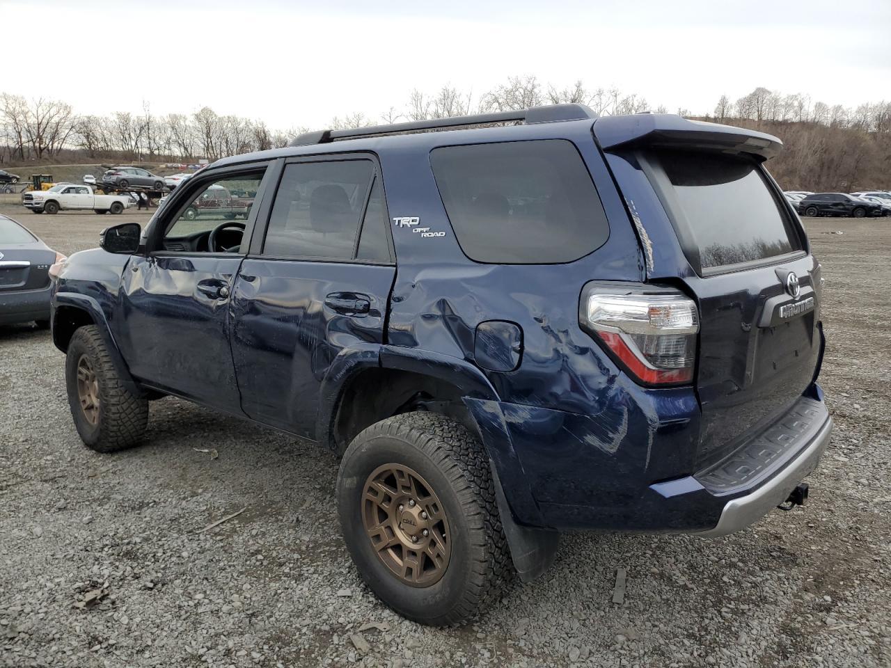 2024 TOYOTA 4RUNNER SR - Image 2