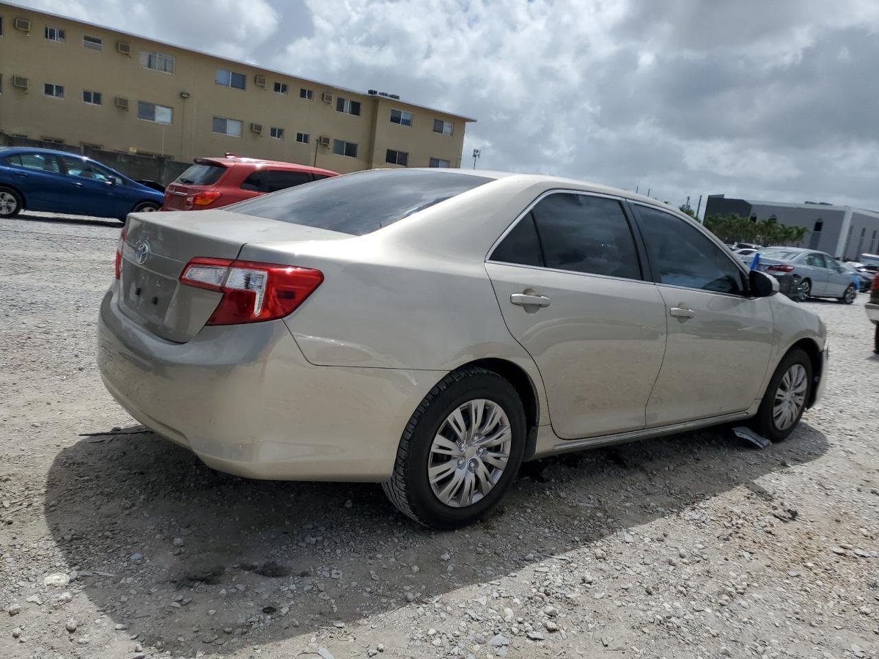 2013 TOYOTA CAMRY L - Image 3