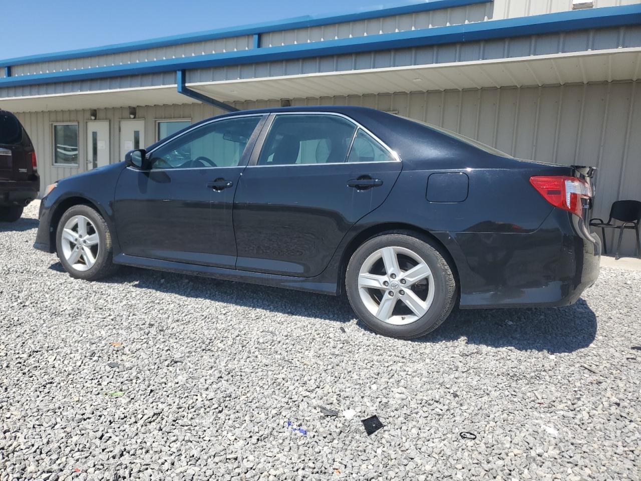 2013 TOYOTA CAMRY L - Фото 2
