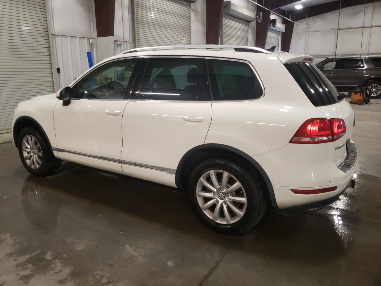 2011 VOLKSWAGEN TOUAREG V6 - Фото 2