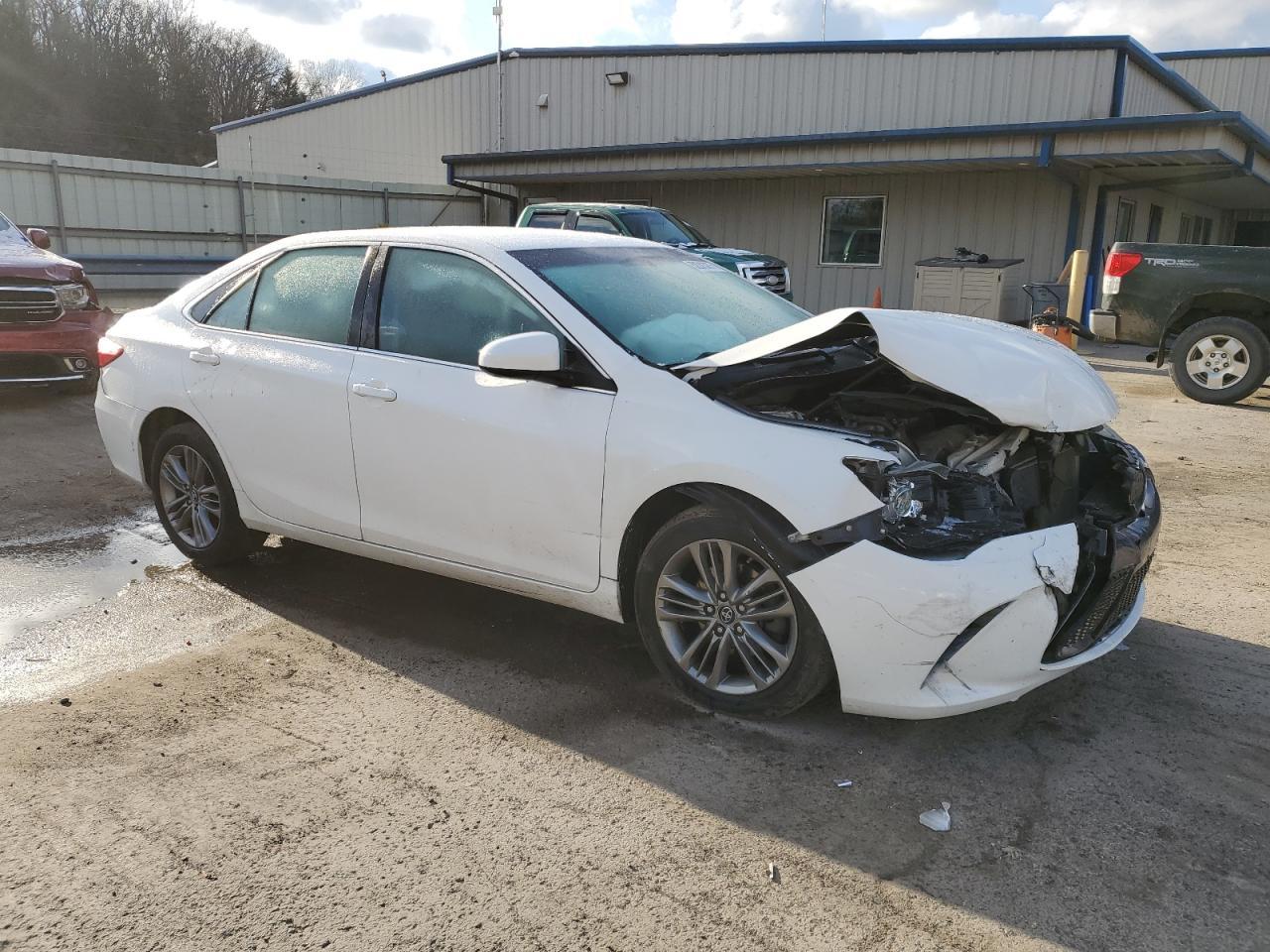2017 TOYOTA CAMRY LE - Фото 4