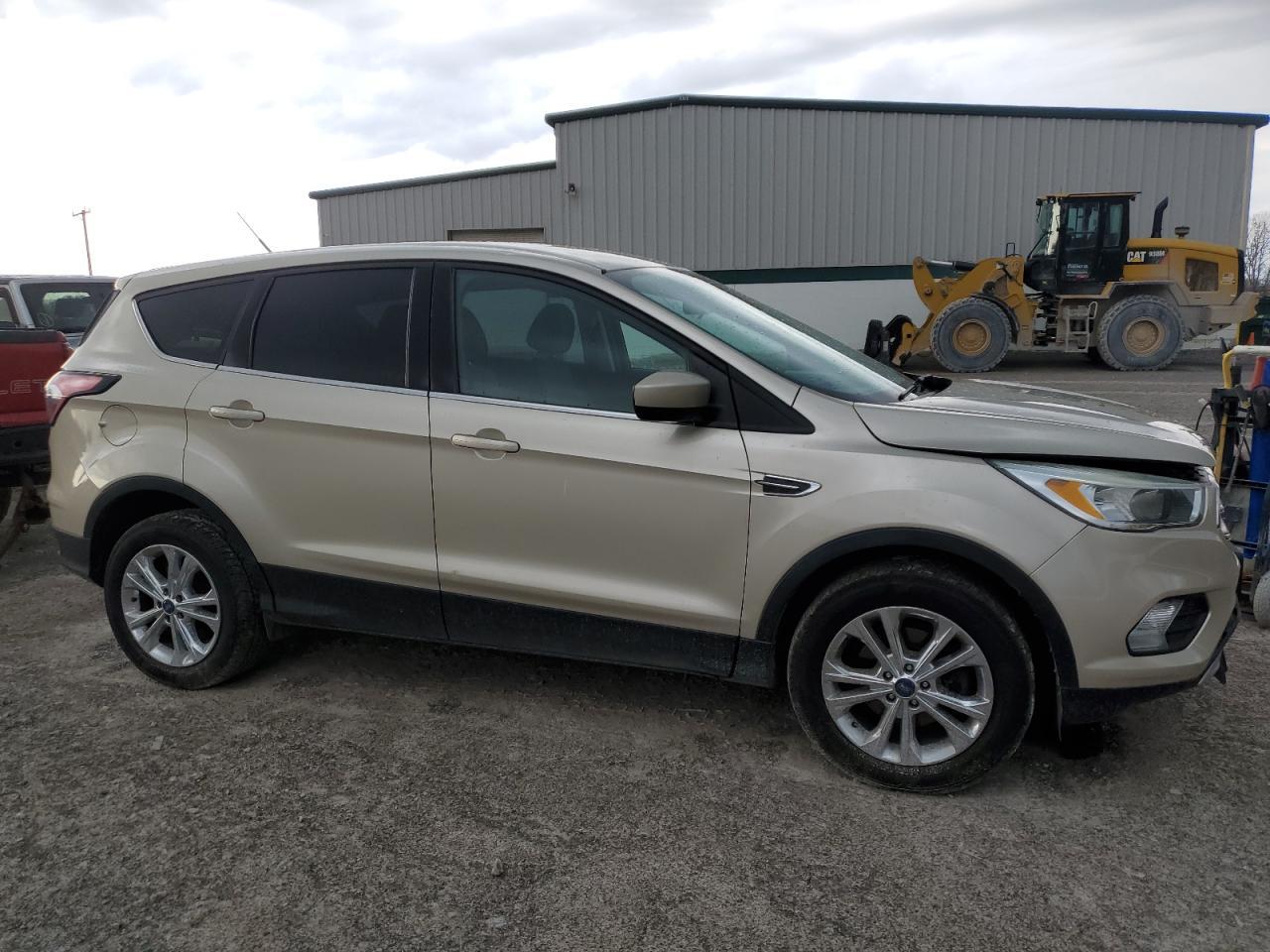 2017 FORD ESCAPE SE - Фото 4