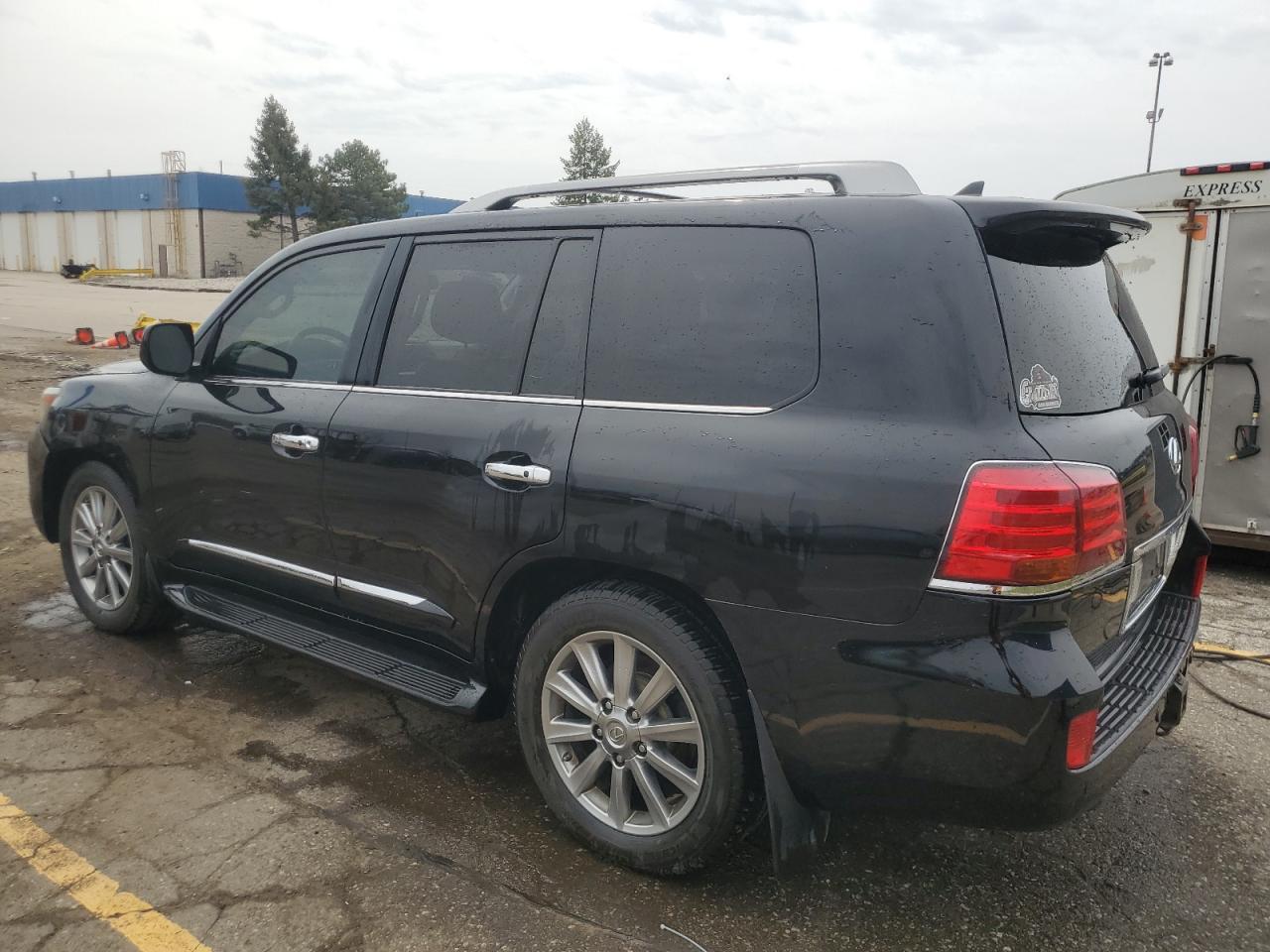 2011 LEXUS LX 570 - Фото 2