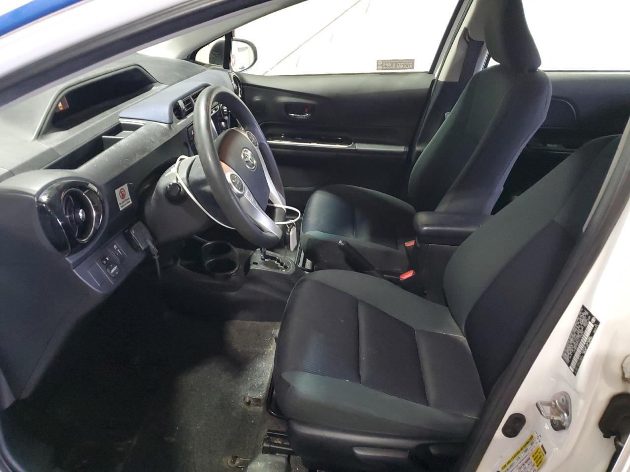 2016 TOYOTA PRIUS C - Image 7