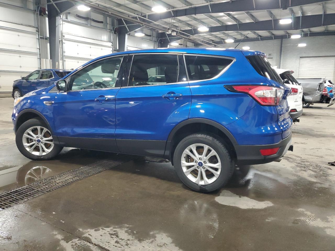 2017 FORD ESCAPE SE - Фото 2