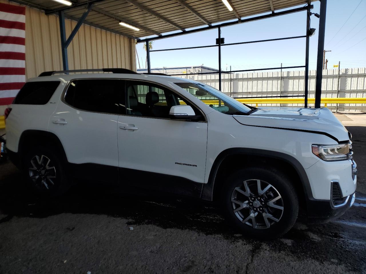 2023 GMC ACADIA SLT - Image 4
