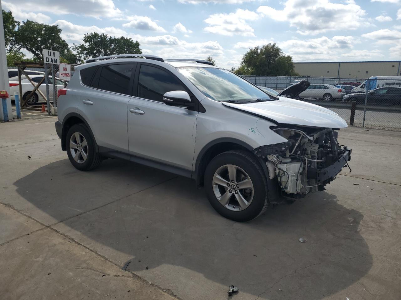 2015 TOYOTA RAV4 XLE - Фото 4