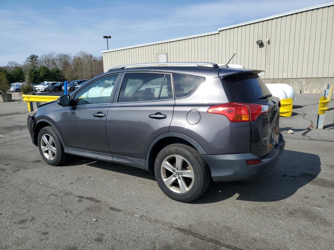 2015 TOYOTA RAV4 XLE - Фото 2