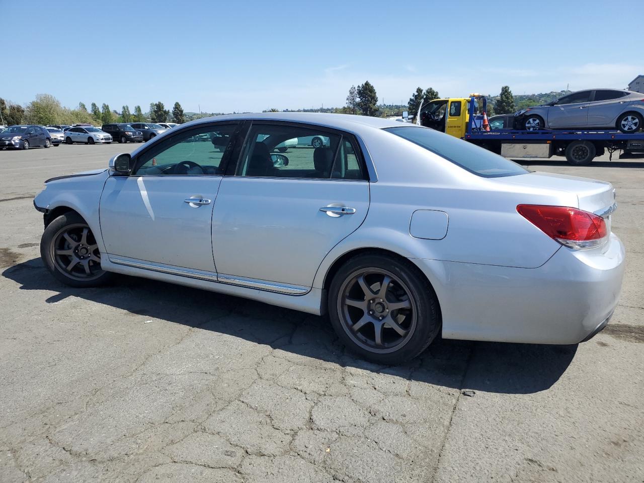 2011 TOYOTA AVALON BAS - Image 2