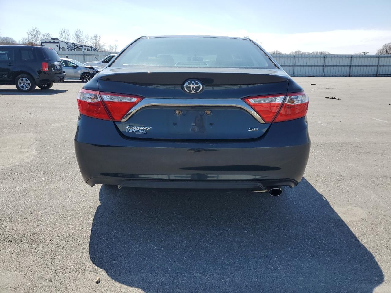 2017 TOYOTA CAMRY LE - Фото 6