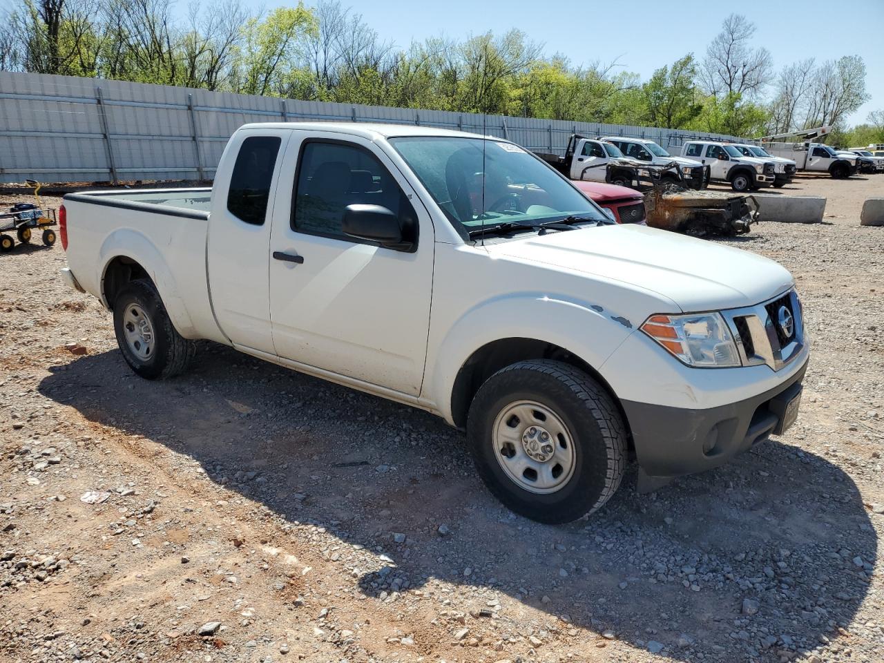 2017 NISSAN FRONTIER S - Фото 4